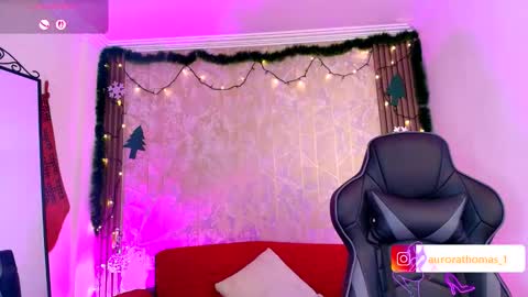 Snapshot of aurora_thomas chatting on 11-29-25, 04:15 Aurora online show from 11-29-25, 04:15