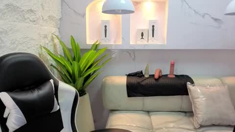 AURORA  online show from 02-03-26, 01:59