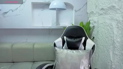 AURORA  online show from 02-10-26, 07:29