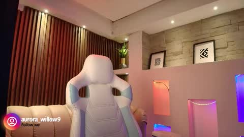 aurora_willow9 online show from 12-02-25, 03:12