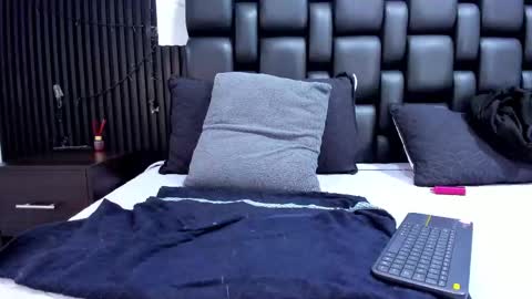 Aurora online show from 11-27-25, 04:03