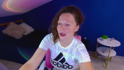 auroraborealis__ online show from 09-28-25, 06:41