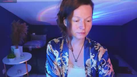 auroraborealis__ online show from 10-16-25, 06:58