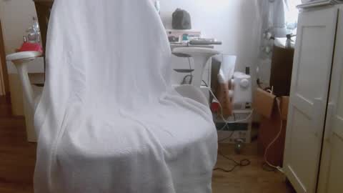 Snapshot of ausmopolitan chatting on 12-03-25, 12:18 ausmopolitan online show from 12-03-25, 12:18