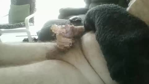 Snapshot of aussiehornybloke chatting on 11-28-25, 08:44 aussiehornybloke online show from 11-28-25, 08:44