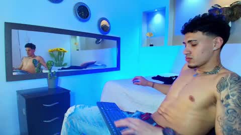 AUSTIN  online show from 12-19-24, 03:40