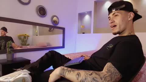 AUSTIN  online show from 12-21-24, 03:36