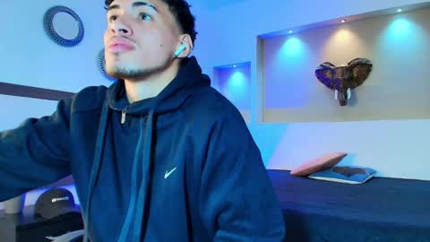 AUSTIN  online show from 01-05-25, 02:49