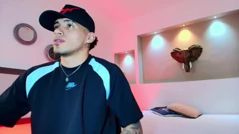 AUSTIN  online show from 02-06-25, 01:49