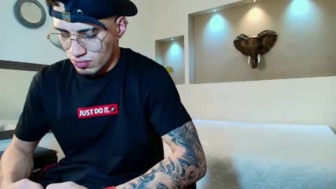 AUSTIN  online show from 02-09-25, 05:29