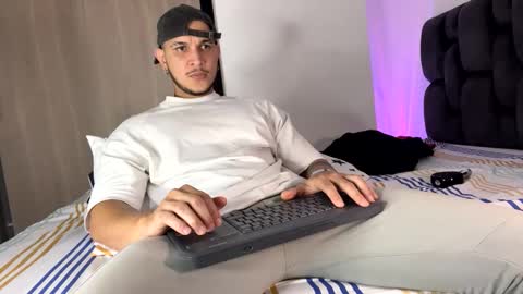 A online show from 12-19-25, 10:39