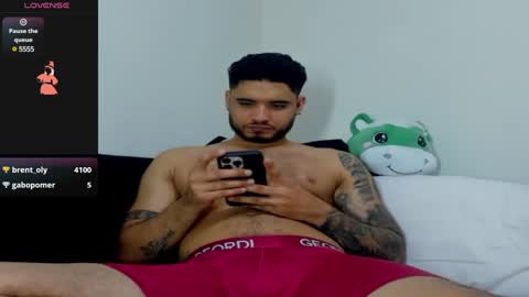 Snapshot of austintorres_ chatting on 01-24-25, 06:57 AustinTorres  online show from 01-24-25, 06:57