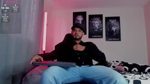 Snapshot of austintorres_ chatting on 10-20-25, 09:59 AustinTorres  online show from 10-20-25, 09:59