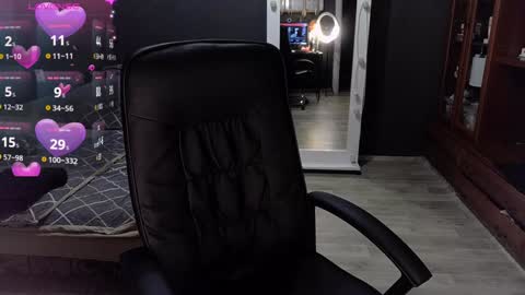 Ava online show from 12-11-24, 12:34