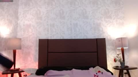 Snapshot of ava_raye chatting on 12-19-25, 07:54 Ava online show from 12-19-25, 07:54