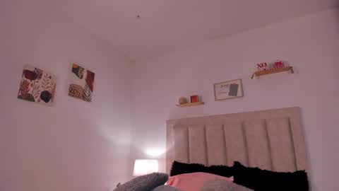 Avaline Help me reach 100 likes TRANSMISSION EVERY DAY FROM 39 PM online show from 02-19-25, 03:39