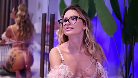 Snapshot of avamaddisson chatting on 10-24-25, 03:58 Ava online show from 10-24-25, 03:58