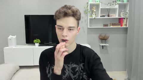 Snapshot of avegothy chatting on 01-30-25, 10:50 gothy 3 online show from 01-30-25, 10:50