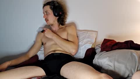 averageguytv online show from 09-19-25, 03:08