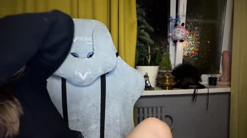 Aviva online show from 12-24-24, 12:44