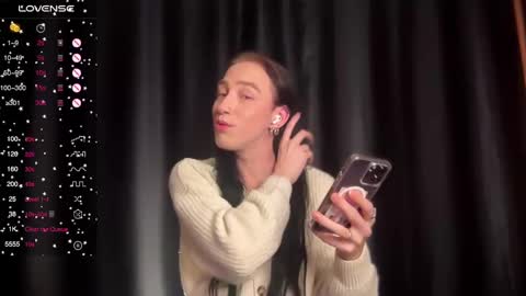 Snapshot of avril_pearly_ chatting on 12-01-24, 10:21 avril_pearly_ online show from 12-01-24, 10:21