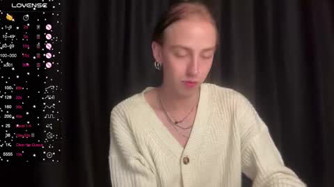 Snapshot of avril_pearly_ chatting on 12-08-24, 04:39 avril_pearly_ online show from 12-08-24, 04:39