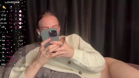 Snapshot of avril_pearly_ chatting on 12-08-24, 07:54 avril_pearly_ online show from 12-08-24, 07:54