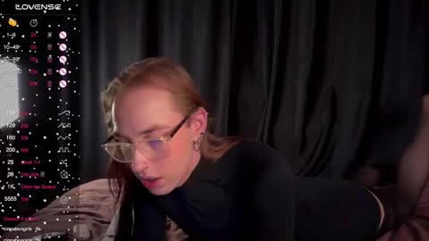 Snapshot of avril_pearly_ chatting on 10-26-25, 08:26 avril_pearly_ online show from 10-26-25, 08:26