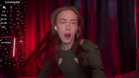 avril_pearly_ online show from 02-04-26, 11:49