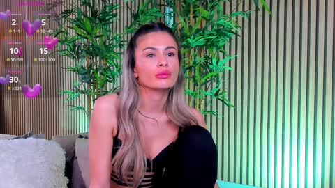 AVRILL CYRUX online show from 01-02-25, 10:37