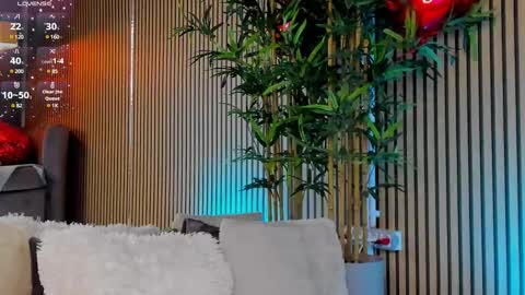 AVRILL CYRUX online show from 02-19-25, 10:12