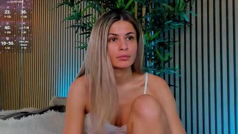 AVRILL CYRUX online show from 03-01-25, 07:51