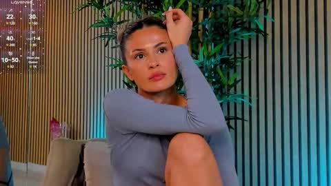 AVRILL CYRUX online show from 03-04-25, 11:19