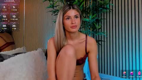 AVRILL CYRUX online show from 03-10-25, 02:48