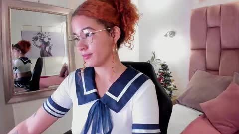 Avril  online show from 11-30-25, 12:42