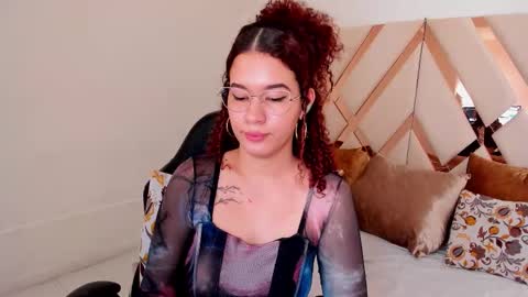 Avril  online show from 01-08-26, 11:56