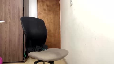 AndrewXxl independent online show from 12-02-25, 03:40