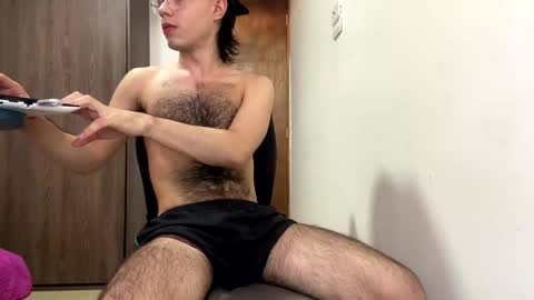 AndrewXxl independent online show from 12-13-25, 10:37