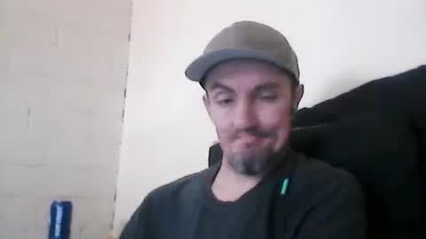 Snapshot of aweshite chatting on 12-17-24, 06:42 aweshite online show from 12-17-24, 06:42