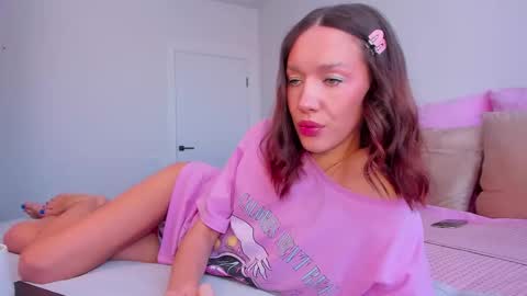 Snapshot of awgustina_sweetheart22 chatting on 02-21-26, 08:48 Awgustina online show from 02-21-26, 08:48