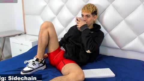 Snapshot of axel_cifer chatting on 01-04-25, 12:59 Axel cifer online show from 01-04-25, 12:59