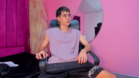 Snapshot of axel_cifer chatting on 02-27-25, 05:15 Axel cifer online show from 02-27-25, 05:15