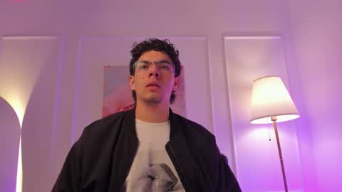 Snapshot of axel_creed chatting on 02-15-26, 11:30 Yooung King online show from 02-15-26, 11:30