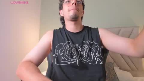 Snapshot of axel_creed chatting on 02-25-26, 02:54 Yooung King online show from 02-25-26, 02:54