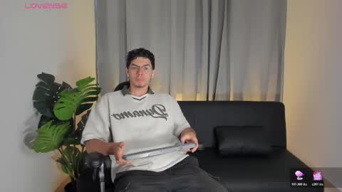 Snapshot of axel_creed chatting on 02-28-26, 09:27 Yooung King online show from 02-28-26, 09:27