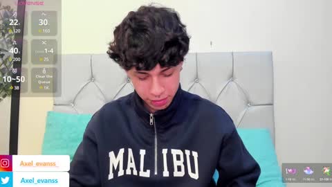 Axel Evanss online show from 01-07-25, 01:14