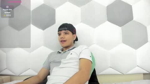 Axel Forte online show from 10-18-25, 01:12