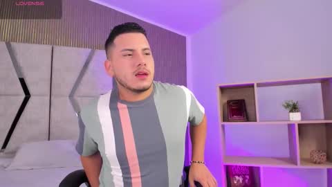 axel_grey_ online show from 02-24-26, 12:47