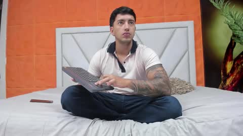 Snapshot of axel_hendrick chatting on 02-02-26, 11:53 axel_hendrick online show from 02-02-26, 11:53