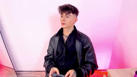 Snapshot of axel_inkshade chatting on 01-18-26, 11:41 Axel online show from 01-18-26, 11:41